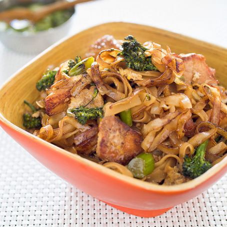 Thai-Style Stir-Fried Noodles with Chicken and Broccoli