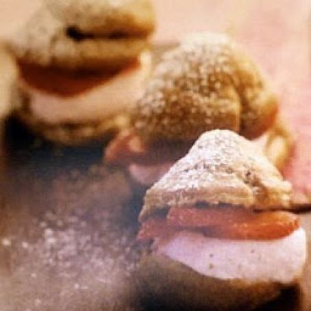 Strawberry Petits Choux