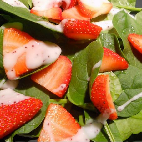 Strawberry and Spinach Salad with Creamy Poppyseed Dressing