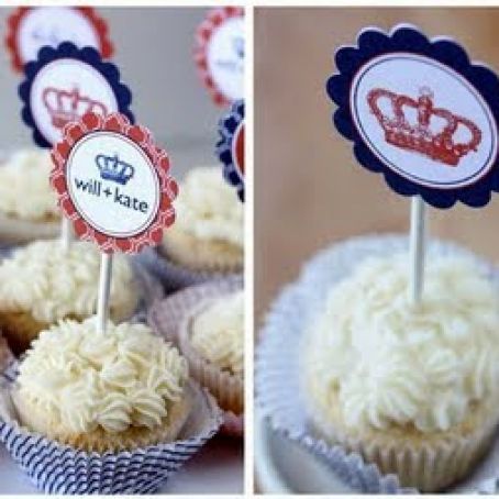 Champagne cupcakes with strawberry filling