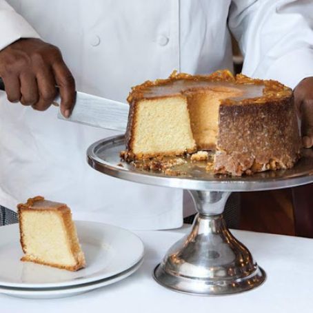 Bourbon-Glazed Pound Cake (10-inch)