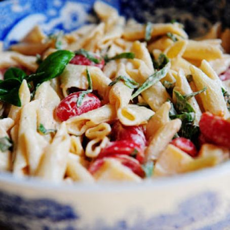 Spicy Pasta Salad with Smoked Gouda, Tomatoes, and Basil
