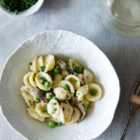 Creamy Spring Pasta with Shiitake Mushrooms and Peas