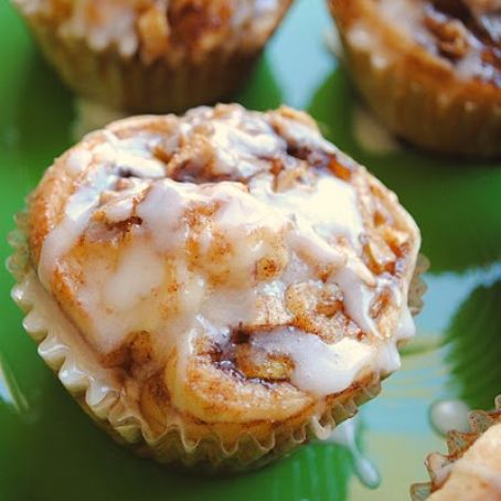 Apple Cinnamon Roll Cupcakes