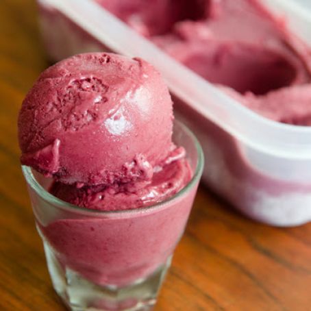 Blackberry Brown Sugar Frozen Yogurt