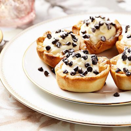 Pie Crust Cannoli Cups