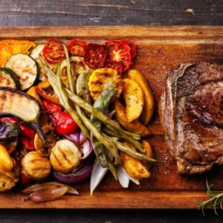 COPYCAT OUTBACK STEAKHOUSE STEAK WITH GRILLED VEGETABLES