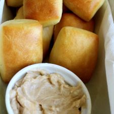 Texas Roadhouse Rolls with Cinnamon-Honey Butter