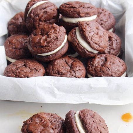 BROWNIE COOKIES WITH SALTED CARAMEL CREME FILLING