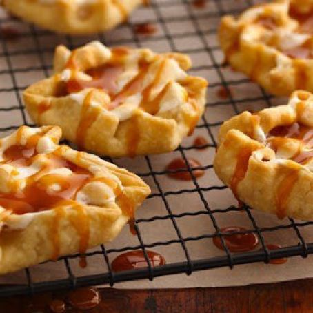 Caramel Apple-Marshmallow Tarts