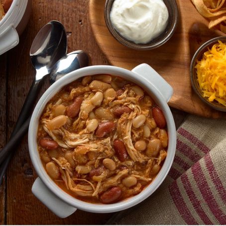 Slow Cooker Shredded BBQ Chicken Chili 