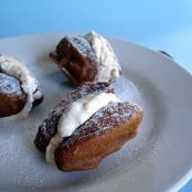 Brown sugar and cinnamon meringues with praline cream