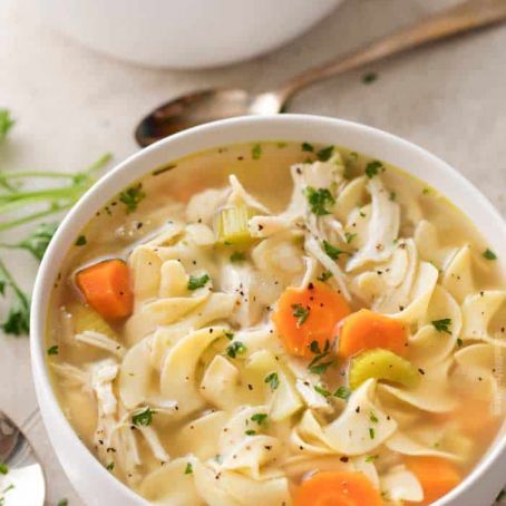 CROCKPOT CHICKEN NOODLE SOUP