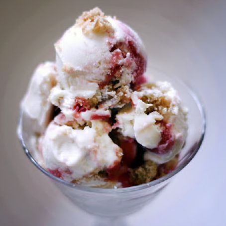 Rhubarb Crisp Ice Cream