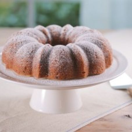 Cannoli Bundt Cake (Laura Vitale)