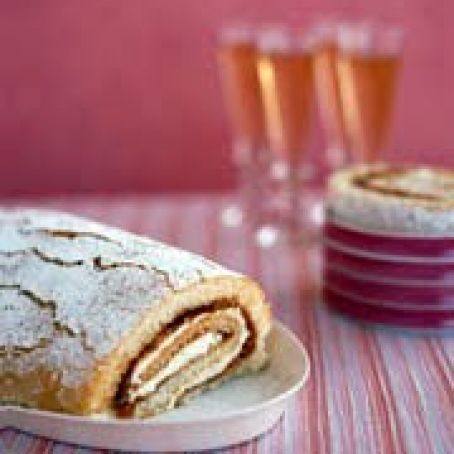 'Gypsy's Arm' (Jelly Roll with Guava Cream Filling - Brazo de Gitano)