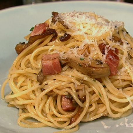 Spaghetti with Pancetta and Mushrooms