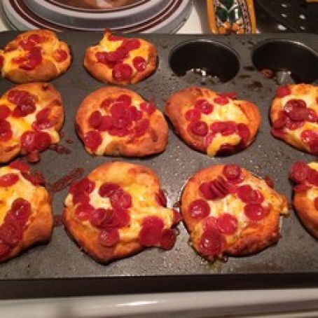 Easy Pepperoni Pizza Muffins