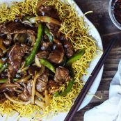 Crispy Cantonese Beef Chow Mein