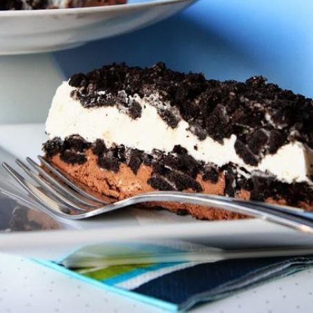 {Melt Proof} Oreo Ice Cream Cake