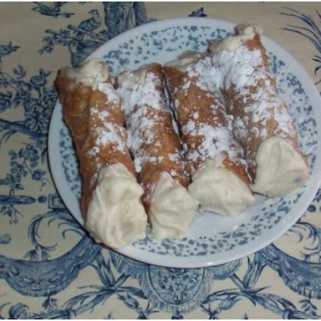 Cannoli Shells and Ricotta Cream Filling