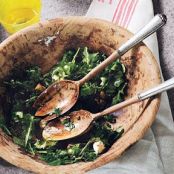 ARUGULA, CARM ONION & GOAT CHEESE SALAD