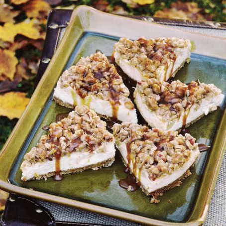 APPLE STREUSEL CHEESECAKE W/ SPICED CARAMEL