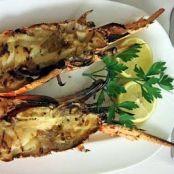 LANGOSTA A LA PARRILLA AL MOJO -LIMON Y CHILE DE ARBOL