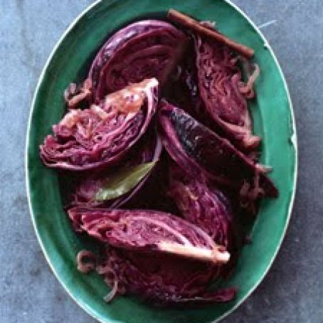 Braised Red Cabbage with caramelized Onions & cider