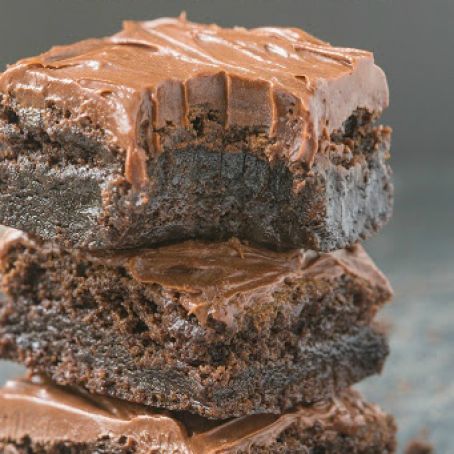 FLOURLESS FUDGE BROWNIES