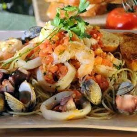 PASTA CON FRUTOS DE MAR