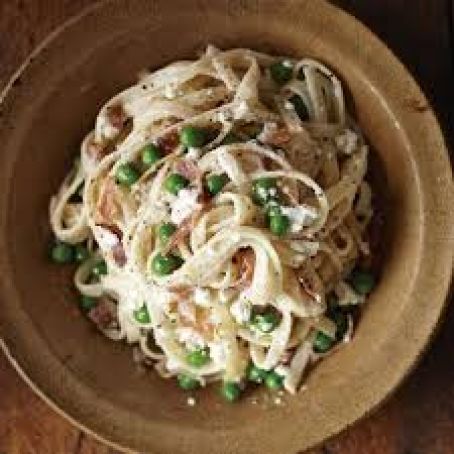WHOLE-WHEAT FETTUCCINE WITH POTATOES, PROSCIUTTO, AND PEAS