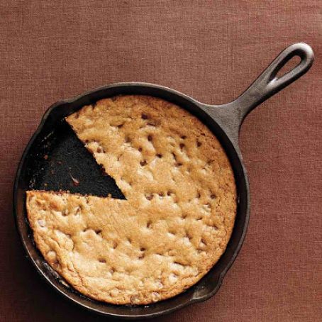 Skillet Chocolate Chip Cookie