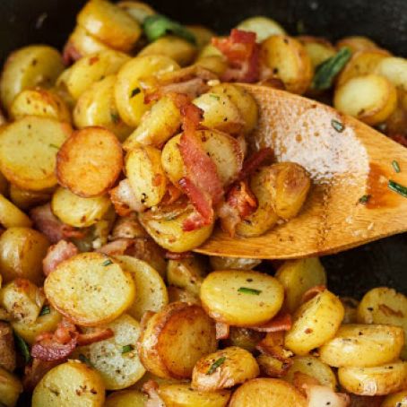 Pan-Fried Fingerling Potatoes with Bacon