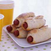 Chili-Cheese Dogs in Beach Blankets
