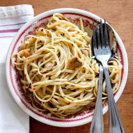Linguine with White Clam Sauce