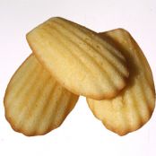 Madeleines (Shell shaped Tea Cakes)