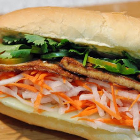 Bánh Mì with Lemongrass Tofu