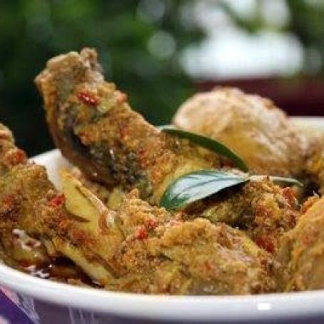 Curry Chicken with Kaffir Lime Leaves