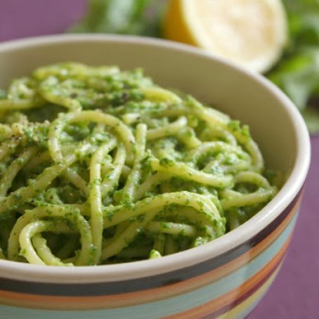 Creamy Avocado and Arugula Pasta