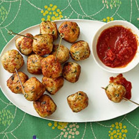 Appetizer Chicken Meatballs with Mozarella