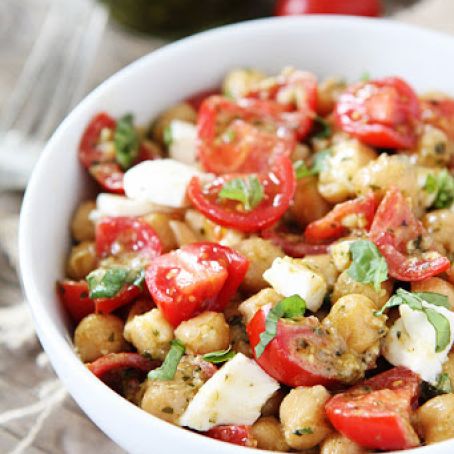 Chickpea, Pesto, Tomato, and Mozzarella Salad