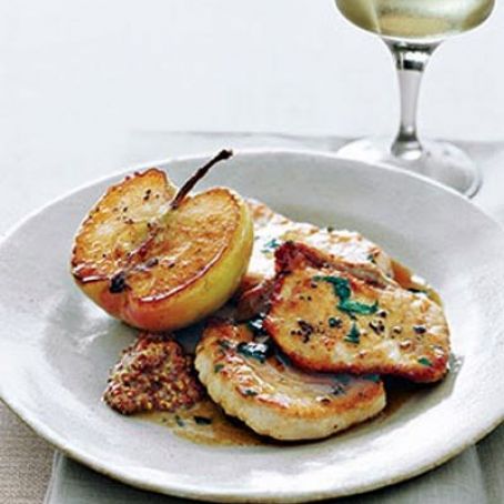 CHULETAS DE CERDO CON CALVADOS