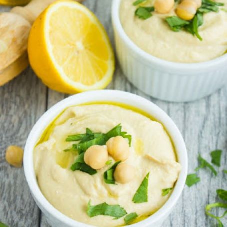 ULTIMATE HUMMUS DIP