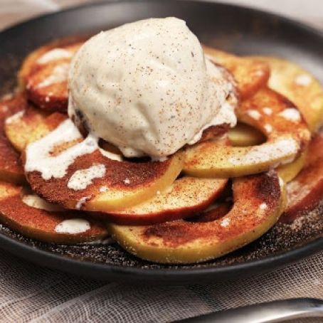 SLOW COOKER LAYERED APPLE CAKE