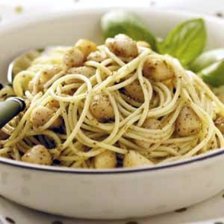 Bay Scallop Pesto with Linguini