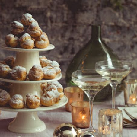 Deconstructed Croquembouche with Dulce de Leche Cream