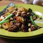 Sockerstekt färs med kål och jordnötter