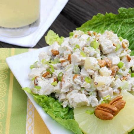 Chicken Salad Pineapple-Pecan