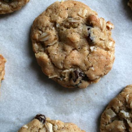 Oatmeal Raisin Cookies with Walnuts (like Mrs. Fields)